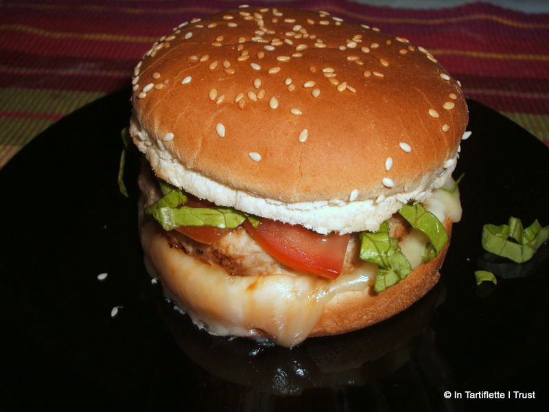 Burger de porc aux cacahuètes et au sirop d’érable