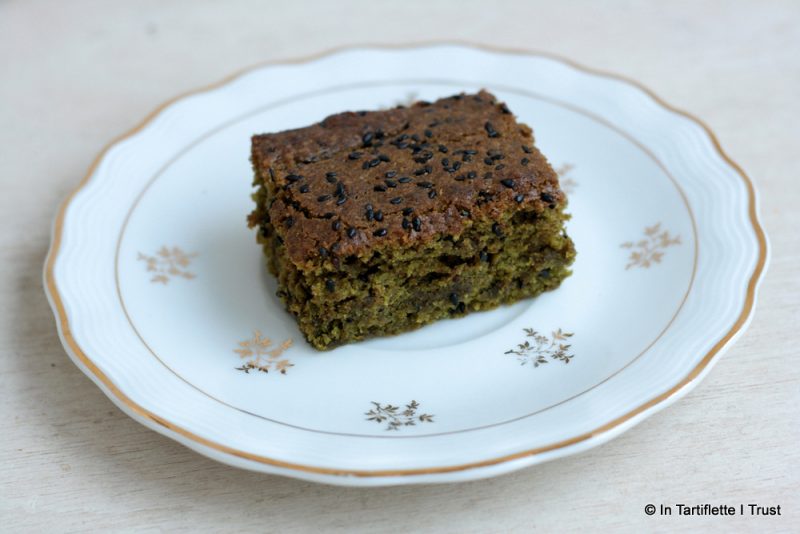 Cake au thé matcha & sésame noir