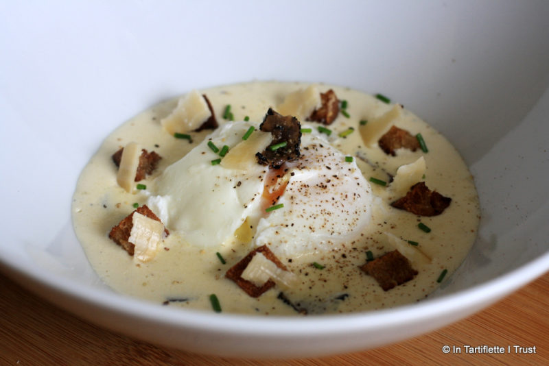 Œuf à la crème truffée, croûtons d'épeautre au beurre parmesan