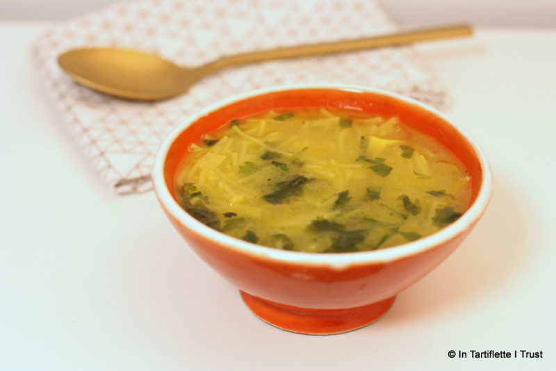 Soupe marocaine de vermicelles aux oignons et safran