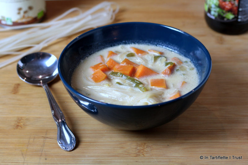 Soupe thaï de patates douces et poivron au lait de coco