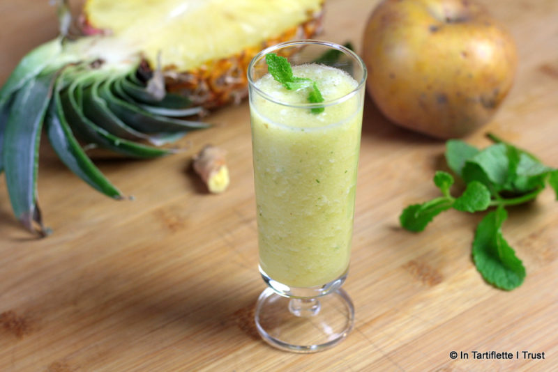 Jus d'ananas, pommes, menthe et gingembre